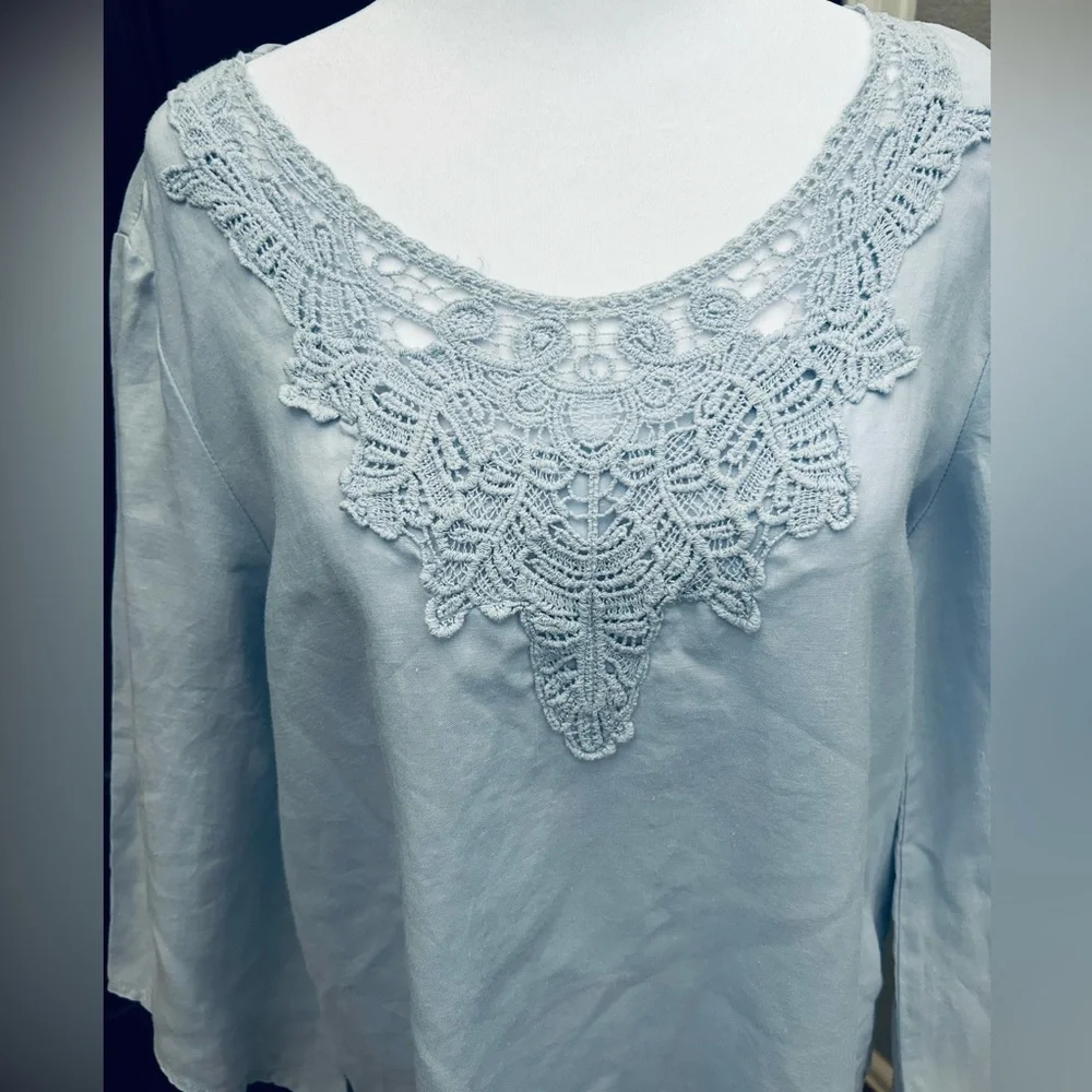 NWOT 100% Linen Size Small Baby Blue Crochet Detail Wide Flare Sleeves Tunic - Picture 5 of 14